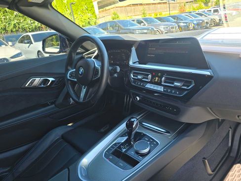 Used 2025 BMW Z4 M40i w/ Premium Package RWD image 10