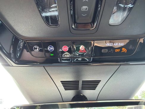 Used 2025 Cadillac Lyriq Luxury w/ LPO, Floor Liner Package AWD/4WD image 39
