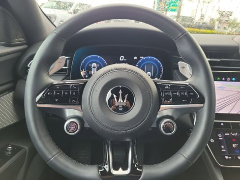 Used 2023 Maserati Grecale GT image 18