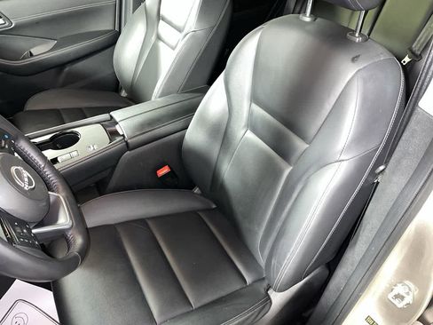 Used 2023 Nissan Rogue SL image 15