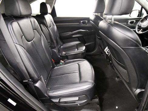 Certified 2023 Kia Sorento EX AWD/4WD image 17