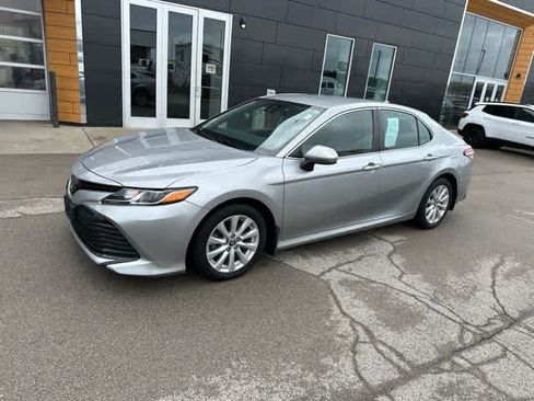 Used 2019 Toyota Camry LE FWD image 16
