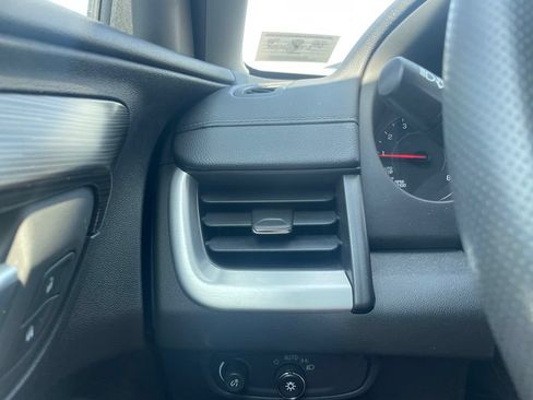 Used 2024 GMC Terrain SLE w/ Driver Convenience Package FWD image 12