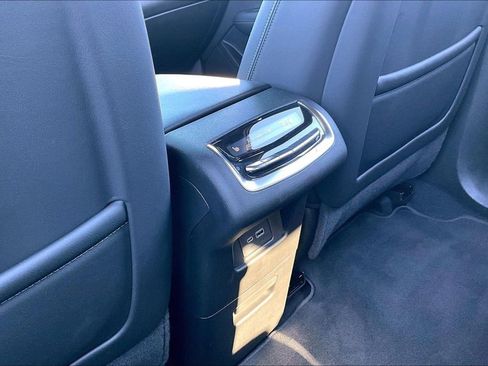 Certified 2023 Cadillac XT6 Sport w/ LPO, ONYX Package image 24