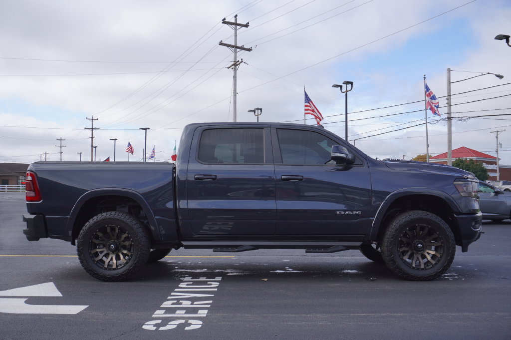 Used 2019 RAM 1500 Laramie w/ Sport Appearance Package AWD/4WD image 8