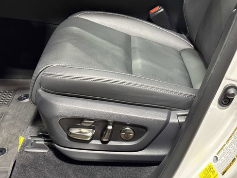 Certified 2025 Lexus LX 700h Luxury image 21