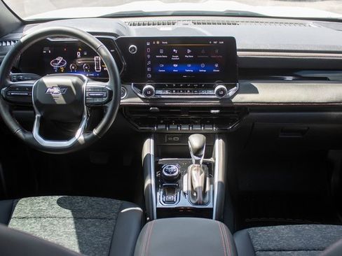 Used 2024 Chevrolet Colorado Z71 w/ Z71 Convenience Package 2 image 14