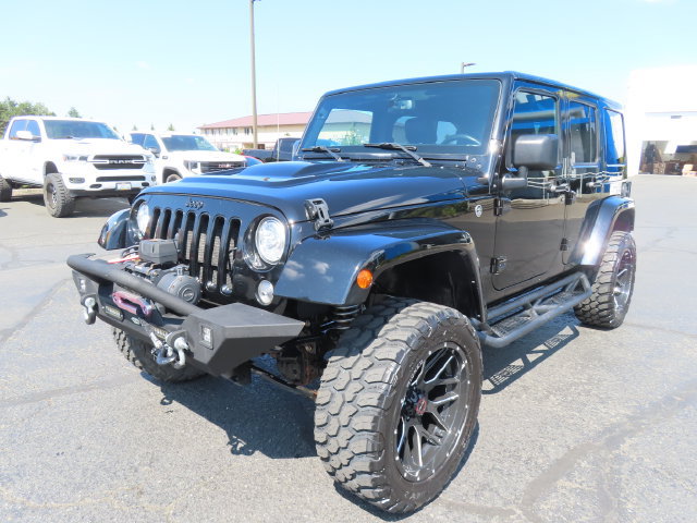 Used 2018 Jeep Wrangler Unlimited Sahara AWD/4WD image 3