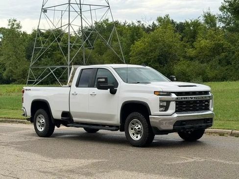 Used 2021 Chevrolet Silverado 2500 LT AWD/4WD image 3