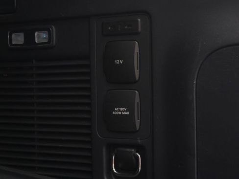 Used 2025 Ford Expedition Platinum AWD/4WD image 14
