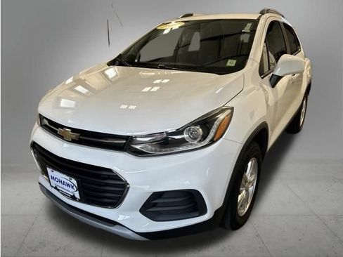 Used 2021 Chevrolet Trax LT w/ LT Convenience Package AWD/4WD image 1
