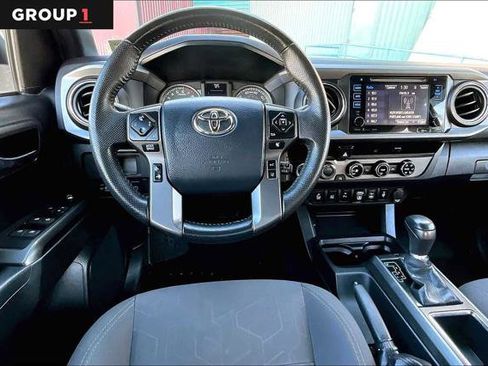 Certified 2018 Toyota Tacoma TRD Off-Road w/ Technology Package AWD/4WD image 6