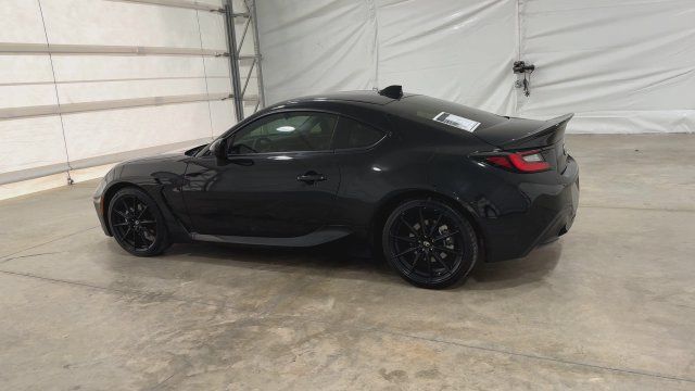 Used 2023 Toyota GR86 Premium RWD image 2