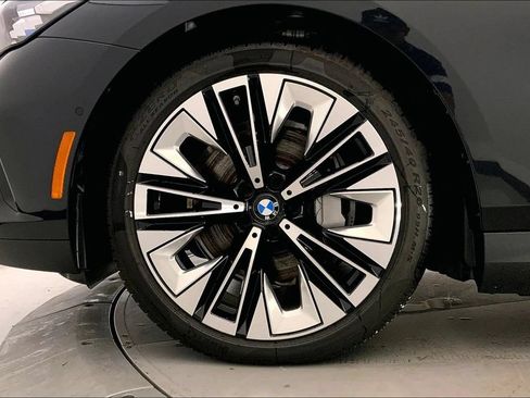 New 2026 BMW i5 eDrive40 w/ Premium Package AWD/4WD image 9