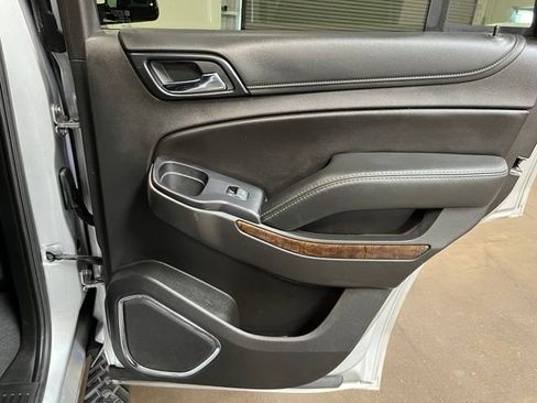 Used 2019 Chevrolet Tahoe LT w/ Off-Road Package AWD/4WD image 13