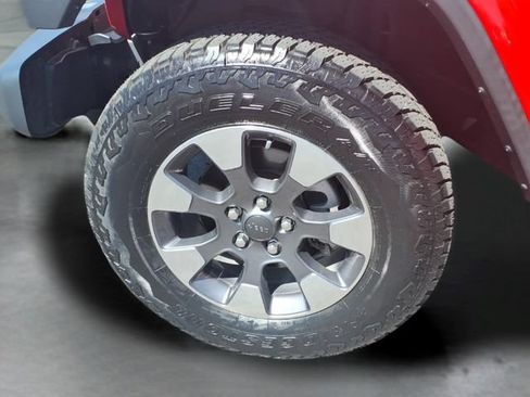Used 2020 Jeep Wrangler Unlimited Sahara AWD/4WD image 17