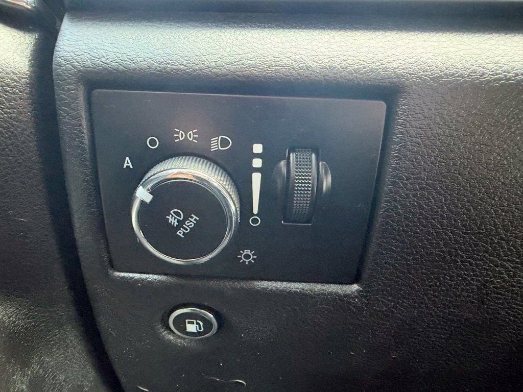 Used 2021 Jeep Grand Cherokee Limited AWD/4WD image 26