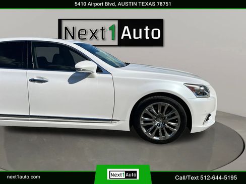 Used 2017 Lexus LS 460 w/ Comfort Package RWD image 4