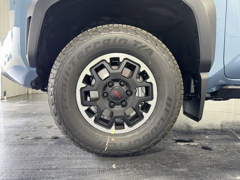 New 2026 Toyota Tacoma TRD Off-Road w/ TRD Off Road Upgrade Package AWD/4WD image 6
