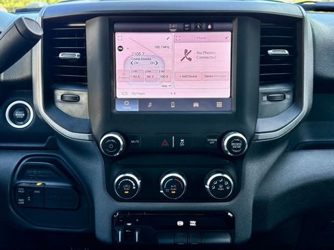 Used 2024 RAM 2500 Tradesman w/ Chrome Appearance Group image 29