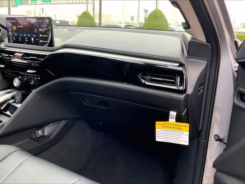 Used 2026 Acura MDX w/Technology Package image 17