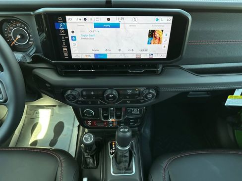 New 2025 Jeep Wrangler Unlimited Rubicon w/ XTREMEE 35" Tire Package image 16