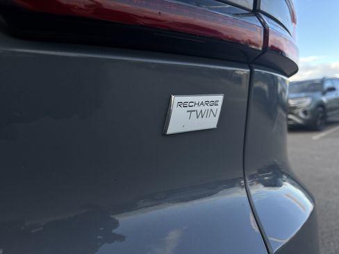 Used 2023 Volvo C40 P8 Recharge Ultimate image 32