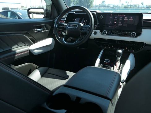 Used 2024 GMC Canyon AT4X image 25