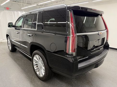 Used 2019 Cadillac Escalade Platinum AWD/4WD image 3