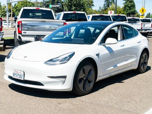 Used 2020 Tesla Model 3 Standard Range Plus RWD image 3