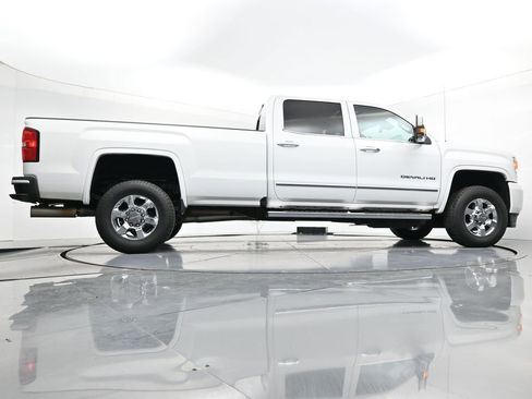 Used 2019 GMC Sierra 3500 Denali w/ Duramax Plus Package AWD/4WD image 26
