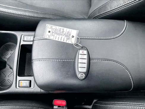 Used 2017 Nissan Rogue SL image 31