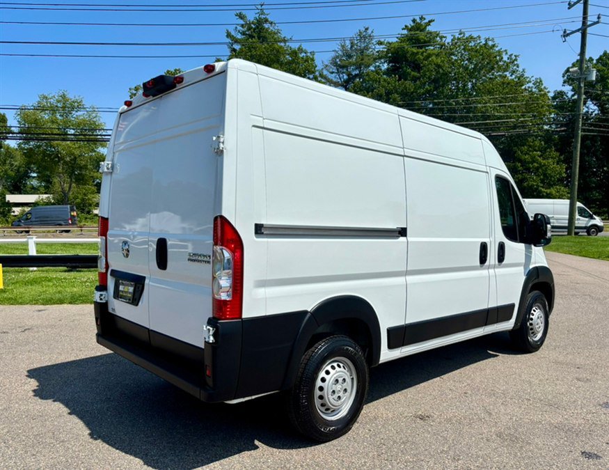 Used 2025 RAM ProMaster 2500 w/ Convenience Group FWD image 9