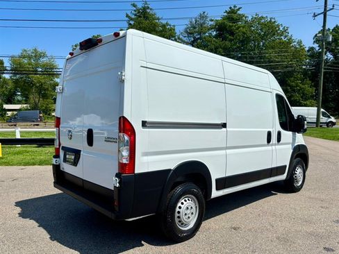 Used 2025 RAM ProMaster 2500 w/ Convenience Group FWD image 9