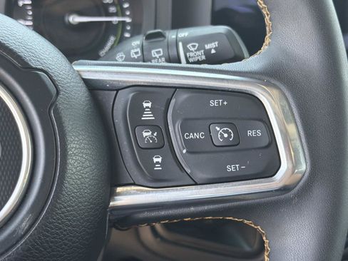 Used 2024 Jeep Wrangler Unlimited Sahara w/ Technology Group AWD/4WD image 10