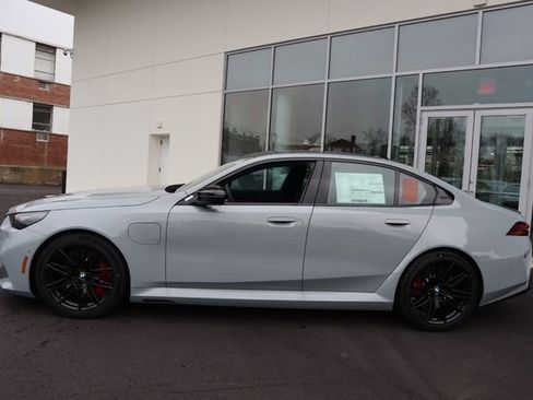 New 2026 BMW M5 w/ Executive Package image 8