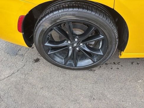 Used 2017 Dodge Charger SE w/ Blacktop Package image 40