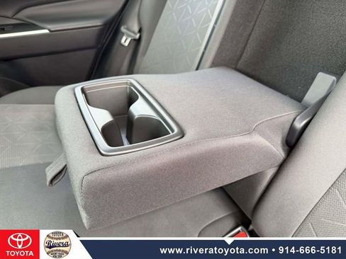 Used 2023 Toyota RAV4 XLE AWD/4WD image 15