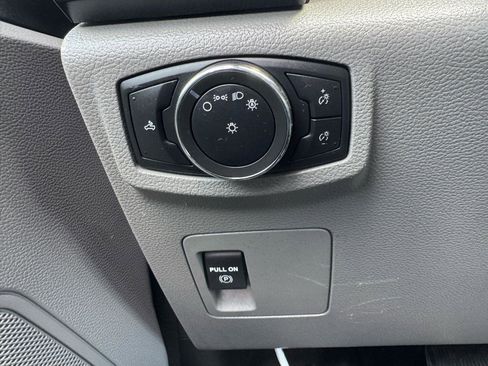 Used 2017 Ford F150 XL w/ Equipment Group 101A Mid RWD image 44