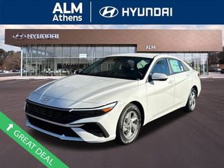 New 2026 Hyundai Elantra SE video 1