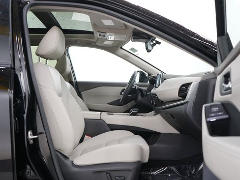 Used 2023 Nissan Rogue SL AWD/4WD image 11