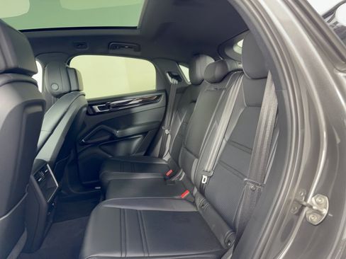 Certified 2023 Porsche Cayenne Coupe AWD/4WD image 25