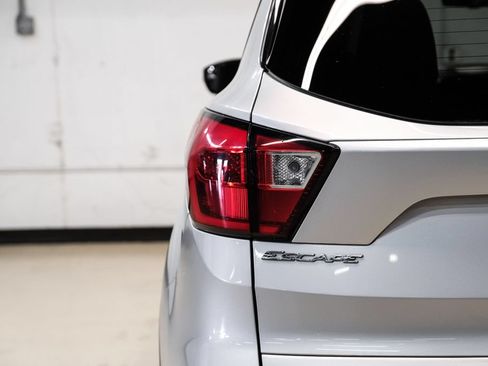 Used 2019 Ford Escape Titanium AWD/4WD image 45