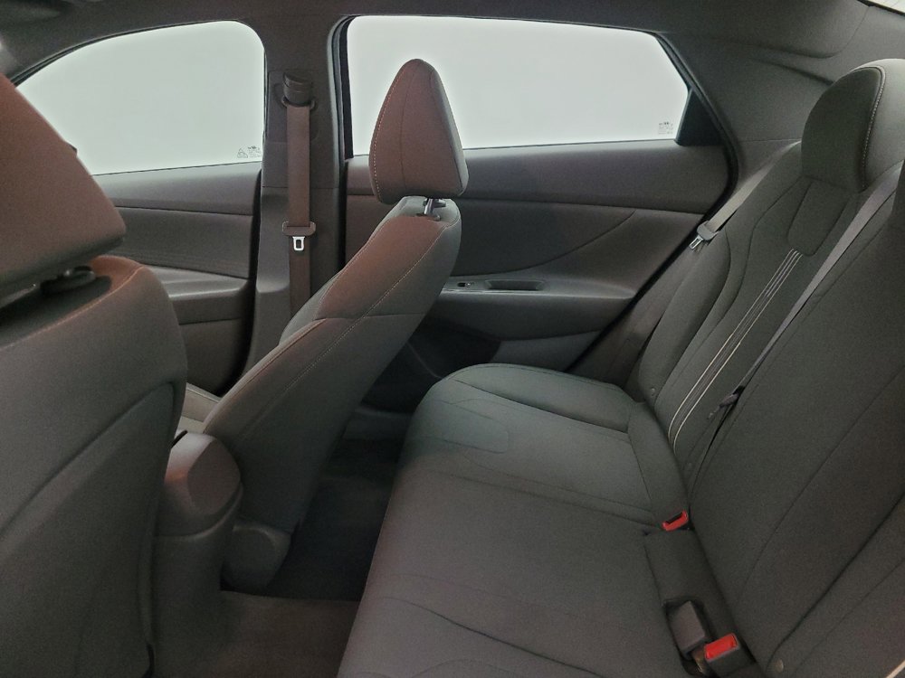 Used 2023 Hyundai Elantra SEL FWD image 18