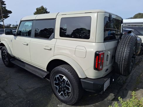 Certified 2025 Ford Bronco Outer Banks image 4