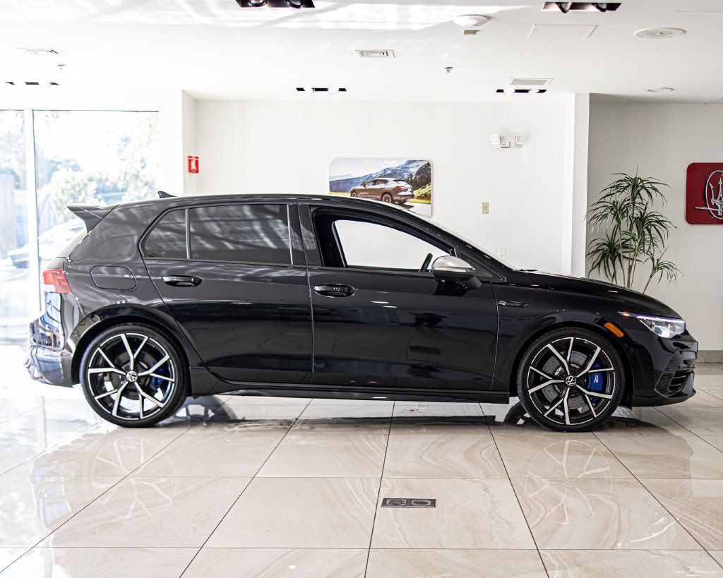 Used 2024 Volkswagen Golf R AWD/4WD image 9