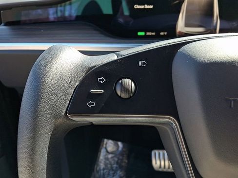 Used 2023 Tesla Model X image 24