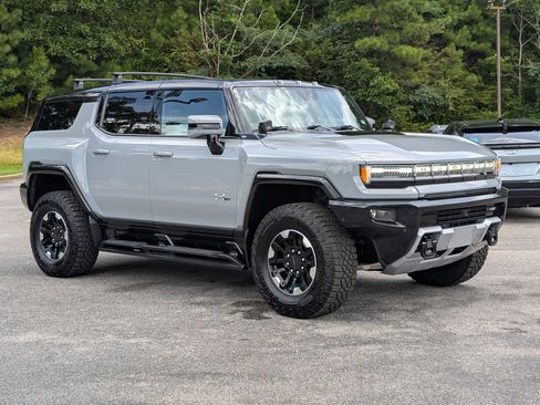 Used 2024 GMC Hummer EV 2X w/ Extreme Off-Road Package AWD/4WD image 11
