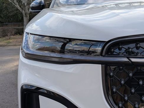 New 2026 Lincoln Nautilus Reserve w/ Jet Appearance Package image 10