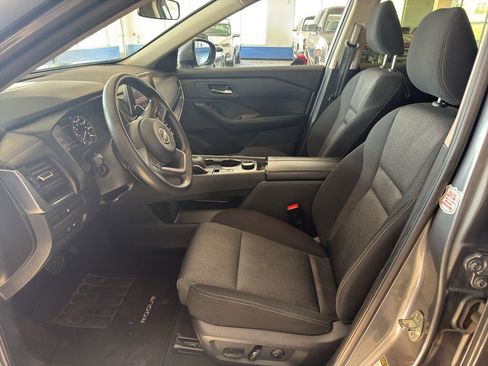 Used 2024 Nissan Rogue SV image 10